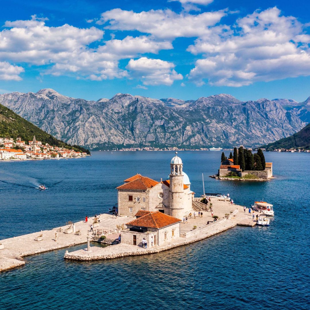 Montenegro: langs bergpassen en kustwegen